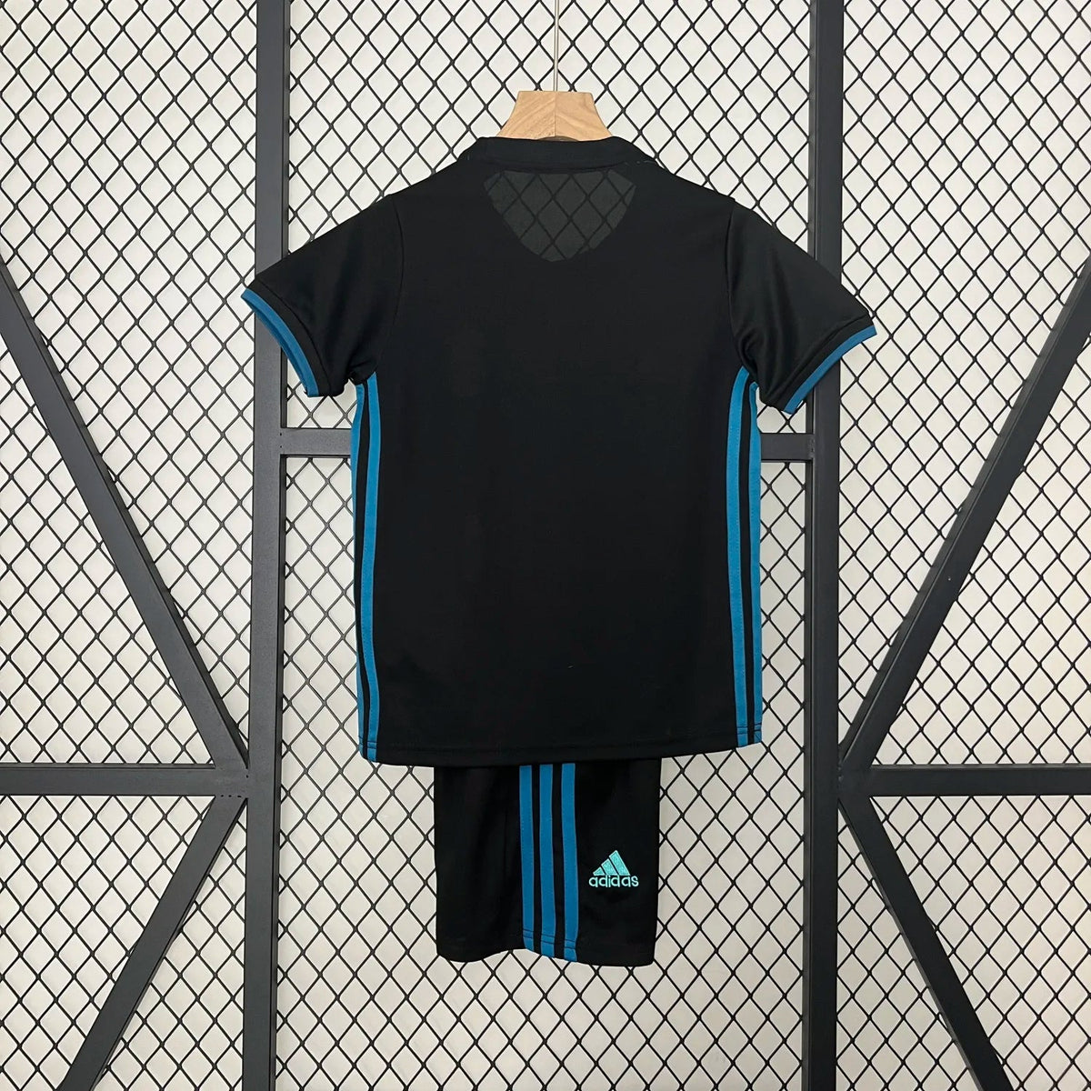 Real Madrid 2017 Auswärtstrikot