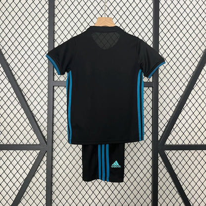 Real Madrid 2017 Auswärtstrikot