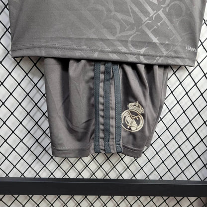 Real Madrid 2024 drittes Auswärtstrikot