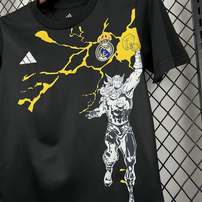 Maillot Avengers du Real Madrid 2025