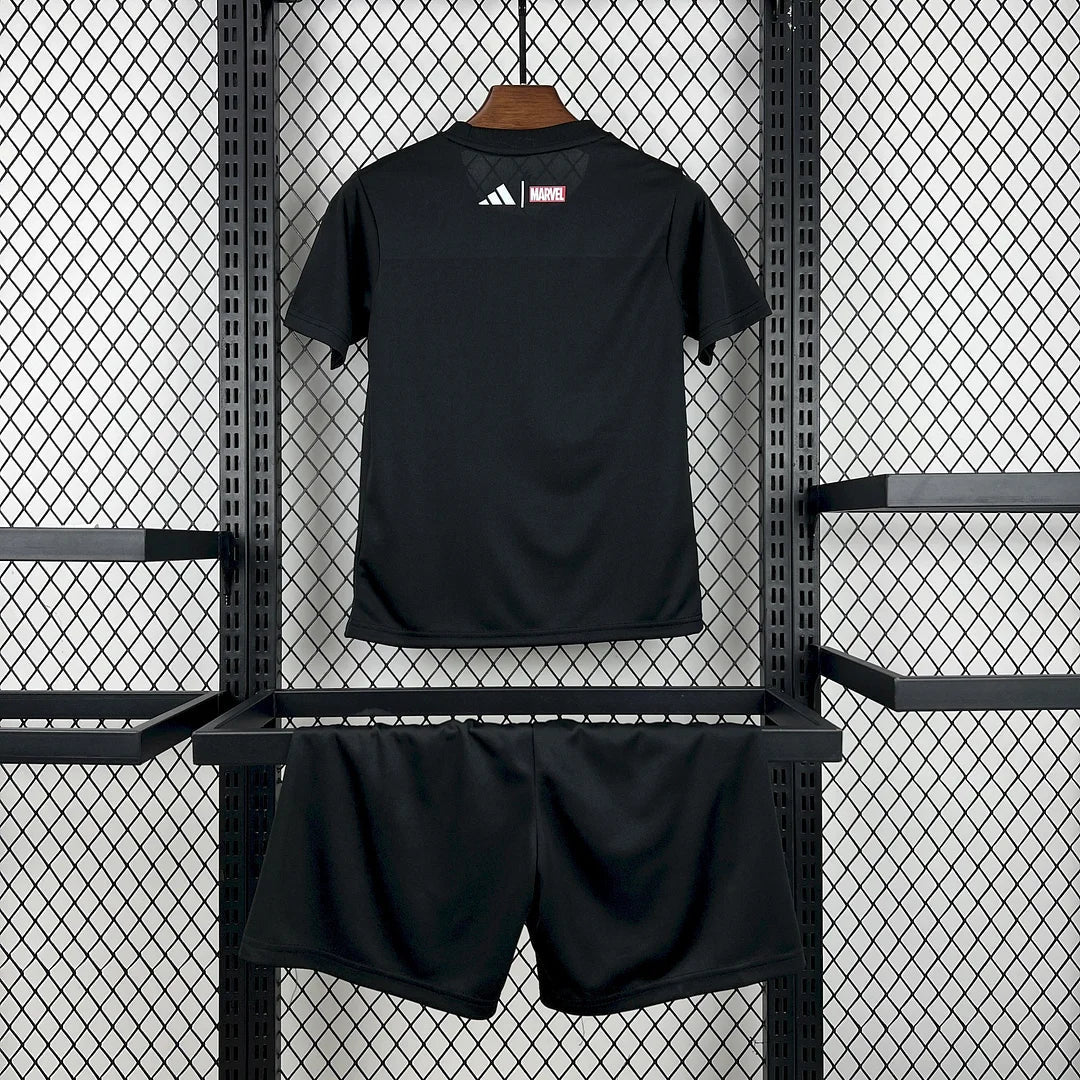 Maillot Avengers du Real Madrid 2025