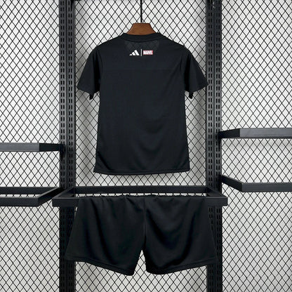 Maillot Avengers du Real Madrid 2025
