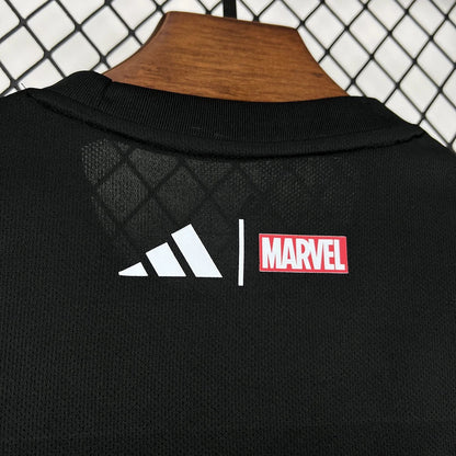 Maillot Avengers du Real Madrid 2025