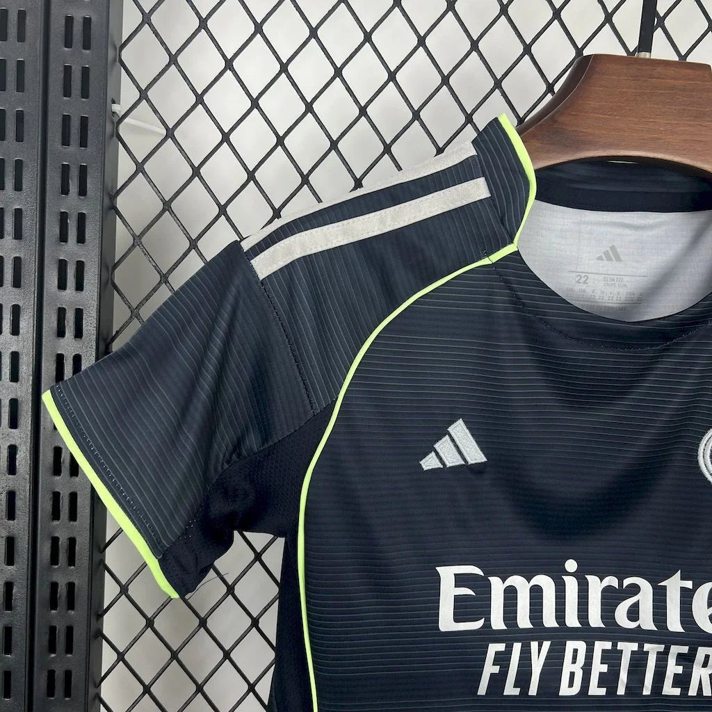 Real Madrid 2025 Auswärtstrikot