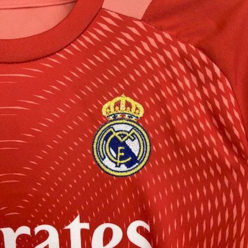 Real Madrid 2025 Goalkeeper Coral Red Kids Jersey