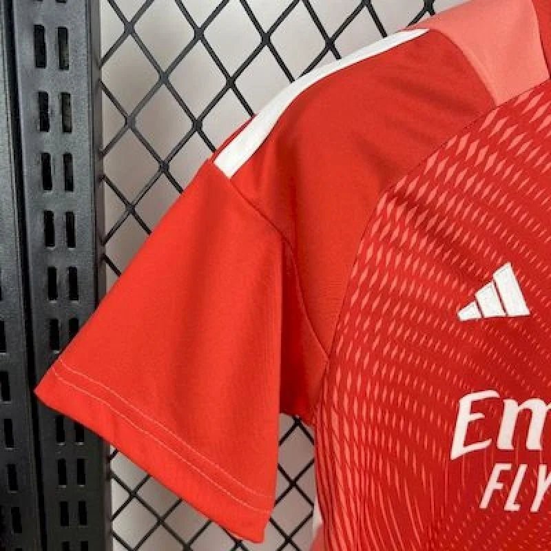 Real Madrid 2025 Goalkeeper Coral Red Kids Jersey