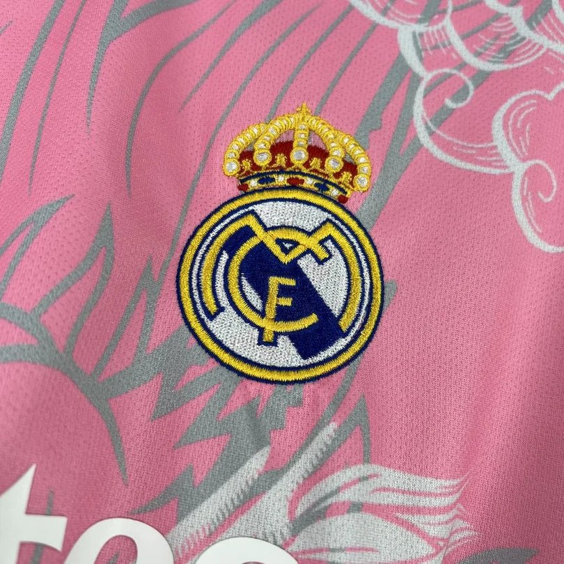 Maillot rose Dragon 2025 du Real Madrid