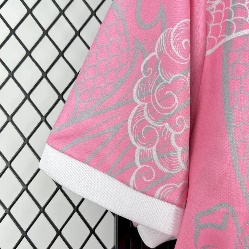 Maillot rose Dragon 2025 du Real Madrid
