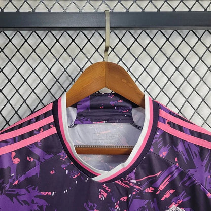 Camisola Especial Lizz Roxa do Real Madrid 2025