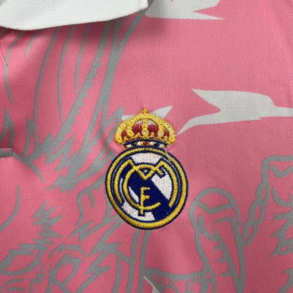 Maillot spécial Dragon rose du Real Madrid 2025