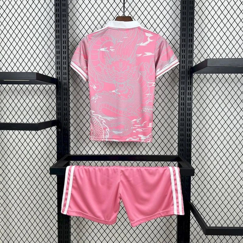 Maillot spécial Dragon rose du Real Madrid 2025