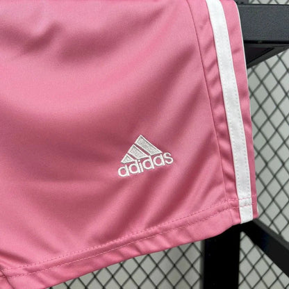 Maillot spécial Dragon rose du Real Madrid 2025