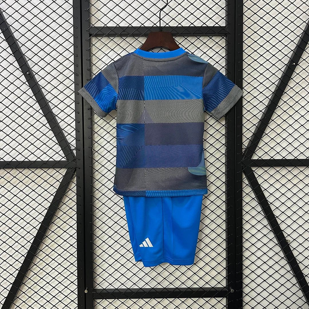 Real Madrid 2025 Trainings-Trikot