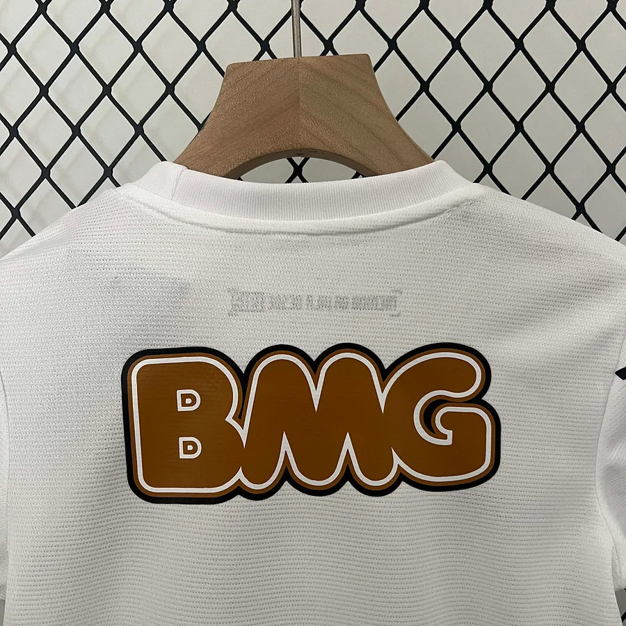 Maillot domicile de Santos 2012