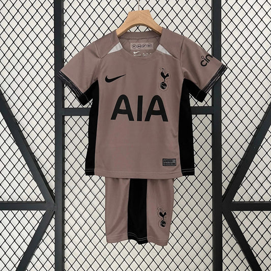 Tercera camiseta visitante del Tottenham 2023