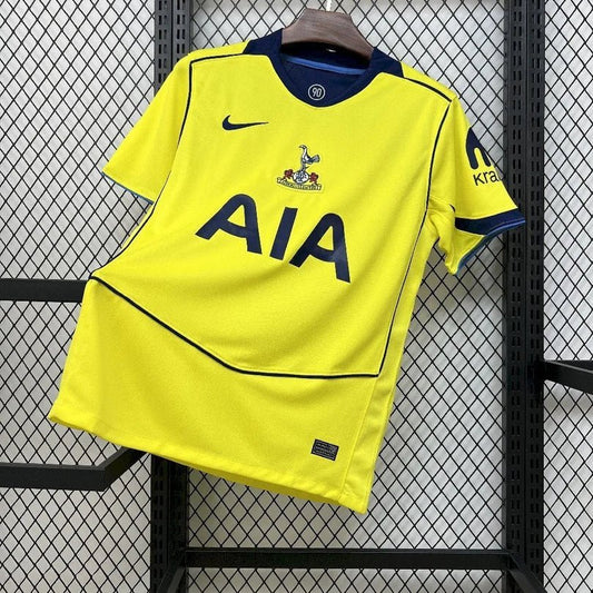 Tottenham 2025 drittes Auswärtstrikot