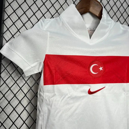 Camisola Principal da Turquia 2024